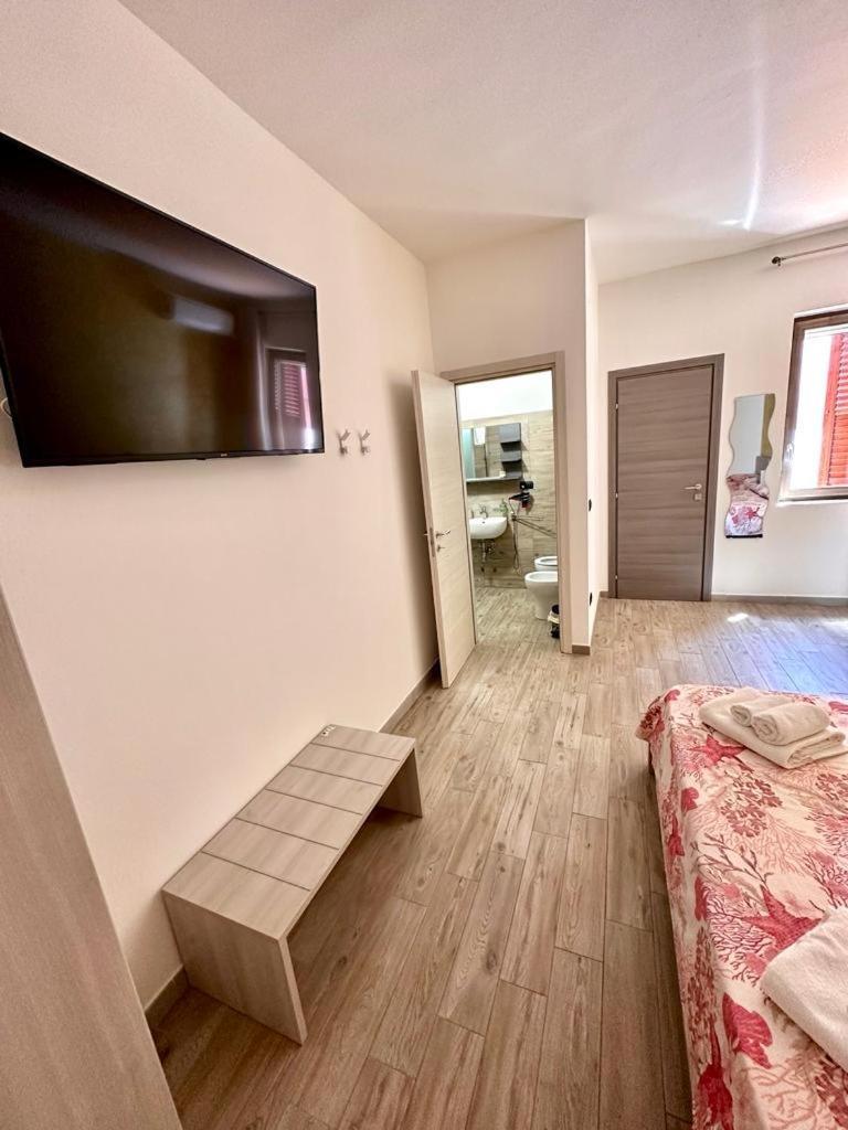 Affittacamere Villa Ginevra กัลลีโปลี ภายนอก รูปภาพ