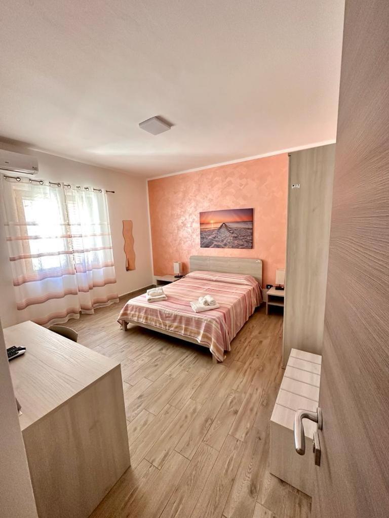 Affittacamere Villa Ginevra กัลลีโปลี ภายนอก รูปภาพ